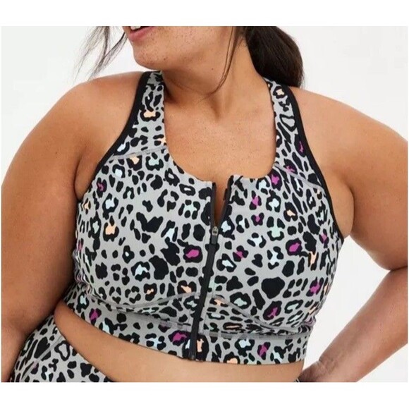 Torrid Other - Torrid  Women’s Low-Impact Wireless Zip Front Active Sports Bra Animal Print 3